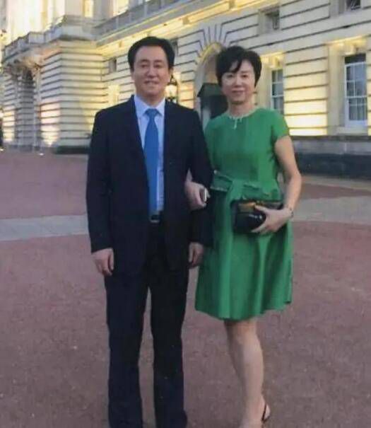 结实的黑人
