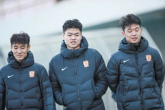 免费视频成人